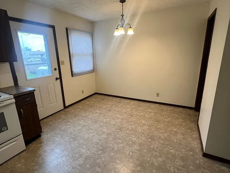 509 S Elm Ave #8 — Photo 7