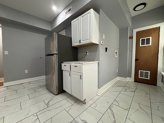 3rd image of 595 Dixwell Ave #2B