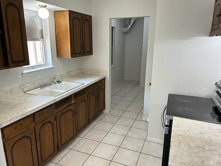 2300 Meadow Crst — Photo 10