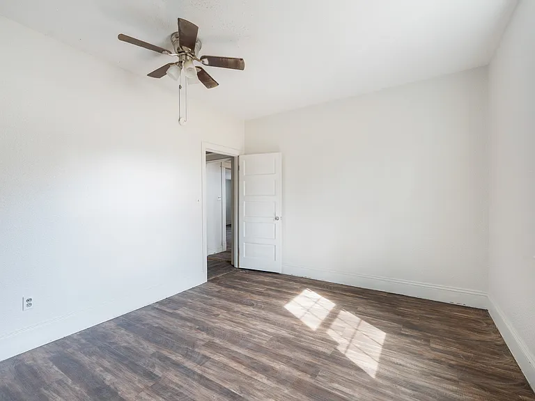 228 Newcomb Dr — Photo 16
