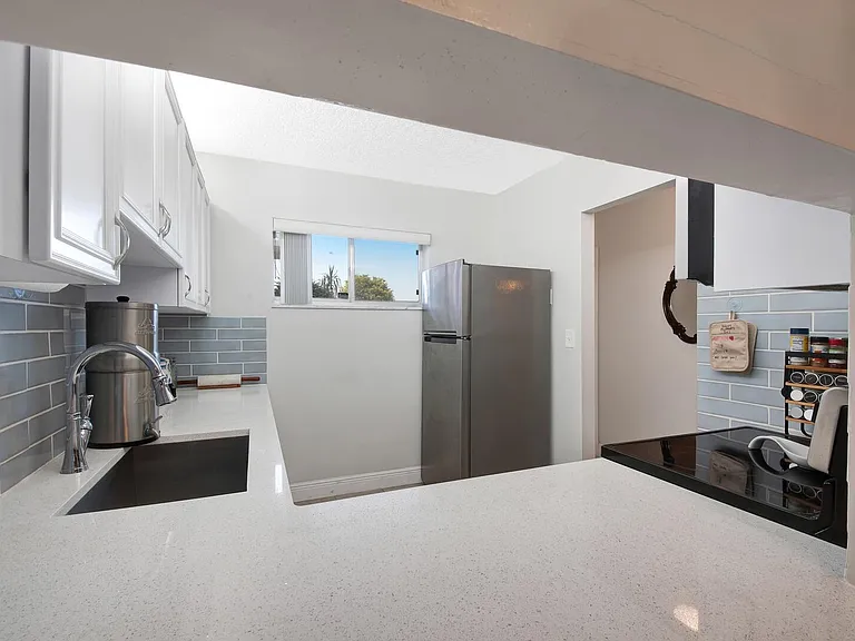 2812 Garden Dr S #109 — Photo 12