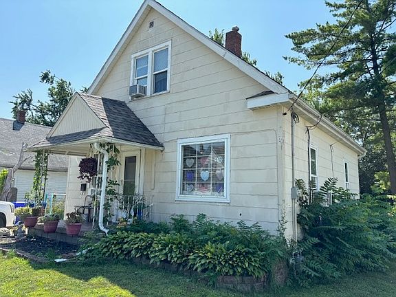 2nd image of 1009 Rockwell St