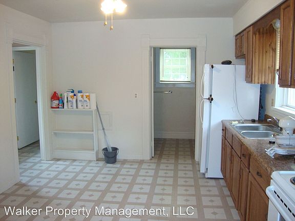 3rd image of 519 Center Ave