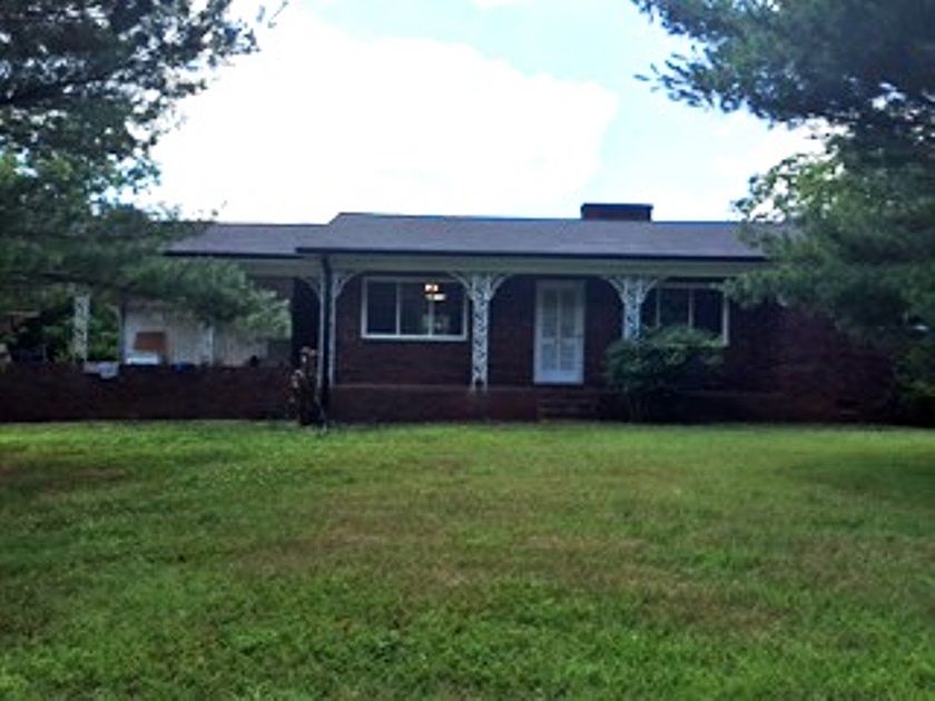 1st image of 412 Westminster Dr