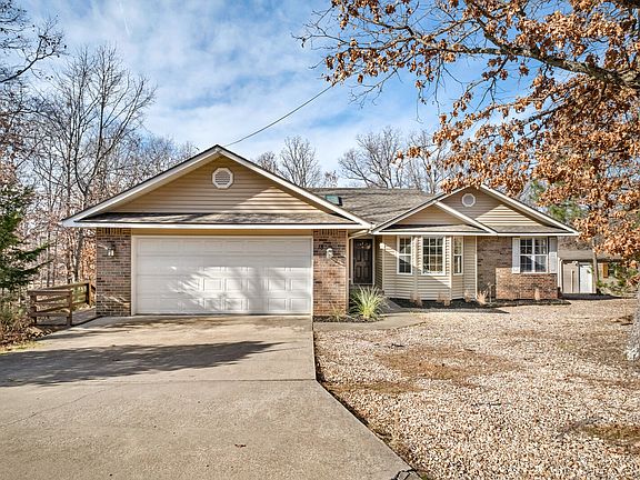 2nd image of 18 Tuxford Cir