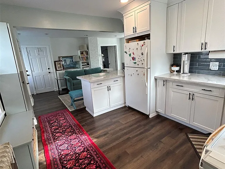 29 Dale Ave — Photo 2