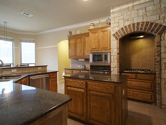 5th image of 3949 Lake Oaks Cir