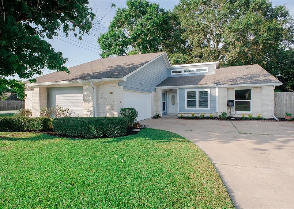 1st image of 2431 Parkview Dr