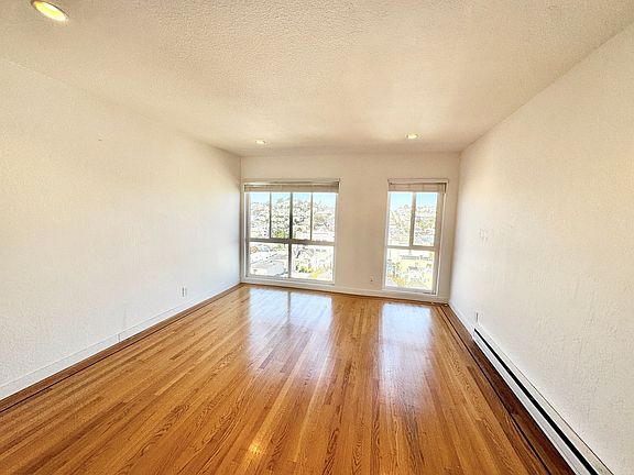 4th image of 4130-40 Cesar Chavez #30-25