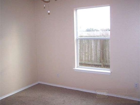 4th image of 2826 Sabal Palm Dr