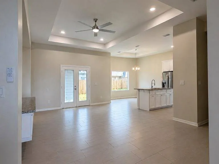 3730 Avenida Residencial — Photo 2