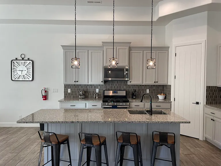 3212 S 4900 W — Photo 5