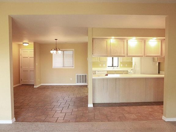 2nd image of 18 Bradford Pl
