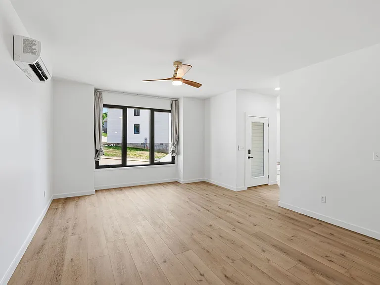 427 Ankara Ct — Photo 4