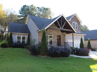 88 Pierce Rd, Albertville, AL 35950