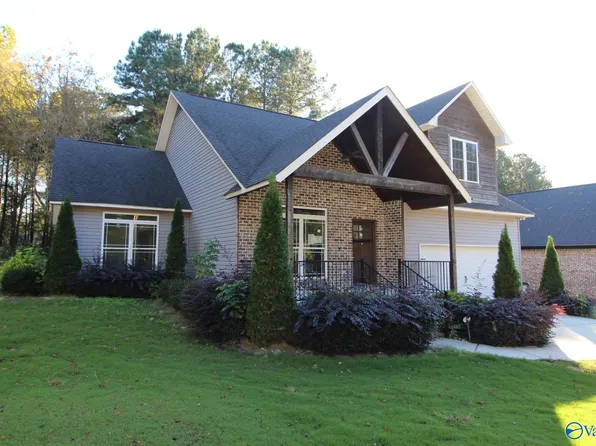 88 Pierce Rd, Albertville, AL 35950