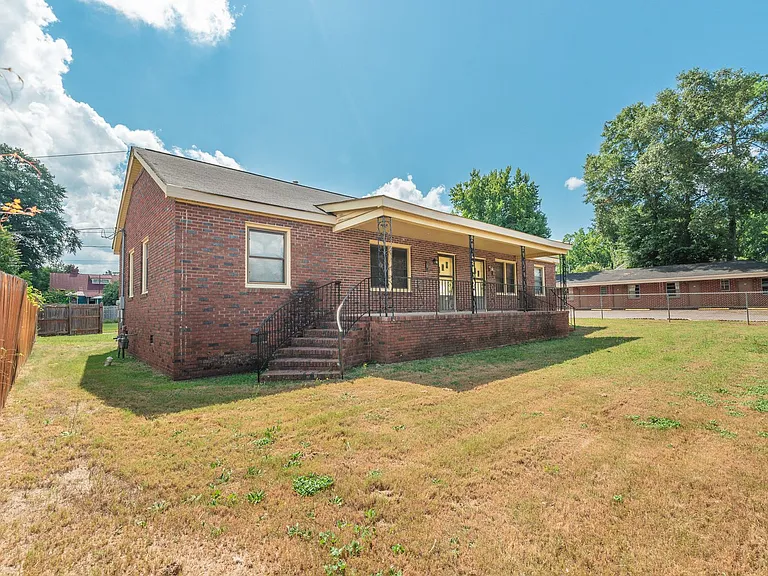 315 Georgia Ave — Photo 2