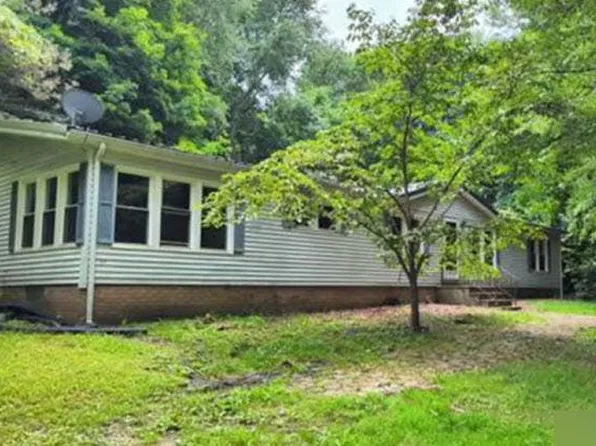 6974 Hankee Rd, Garrettsville, OH 44231