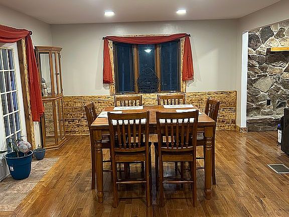 5th image of 218 Breininger Ln