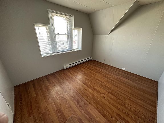 4th image of 117 E Main St #15654117