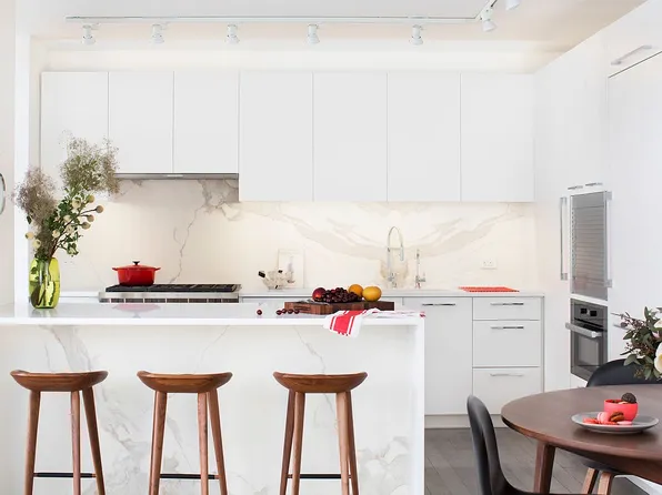 224 W 18th St APT 6C, New York, NY 10011