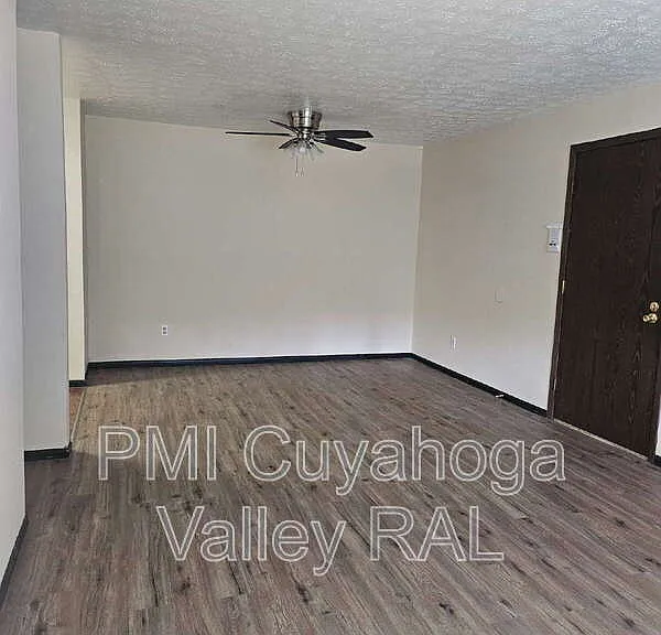 1516 W Market St #11 — Photo 7
