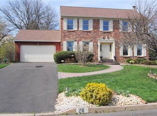 28 Summer Dr, Holland, PA 18966