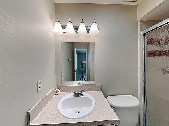 4th image of 2243 E Union Cir