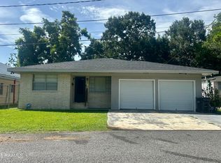 134 Barton Pl, Breaux Bridge, LA 70517