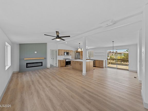 3rd image of 3867 Sapphire Rd