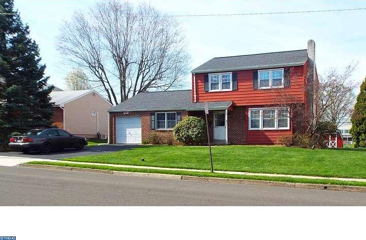 2nd image of 874 Sycamore Dr