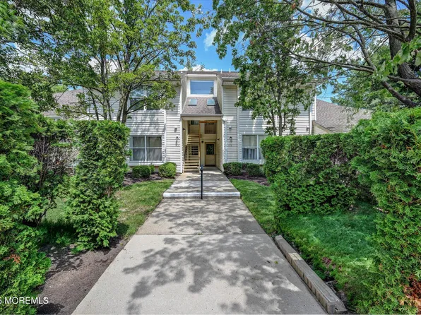 175 Forsythia Lane, Englishtown, NJ 07726