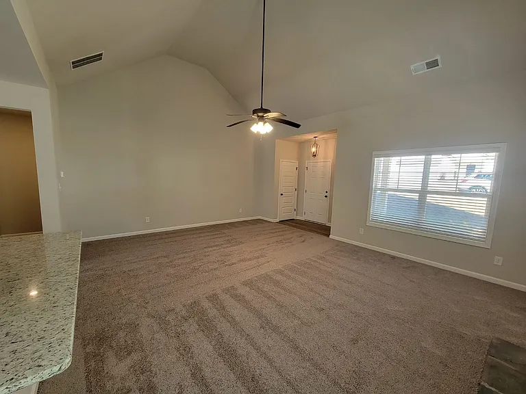 275 Southridge Dr — Photo 9