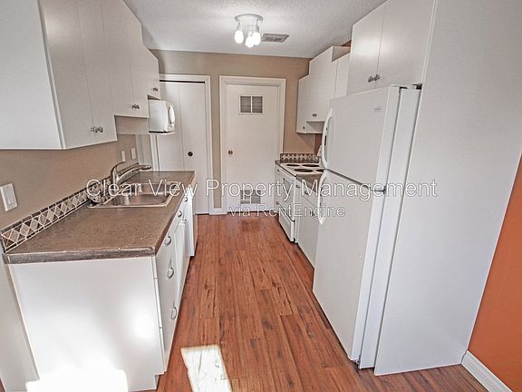 4th image of 5 Acadia Rd W #37