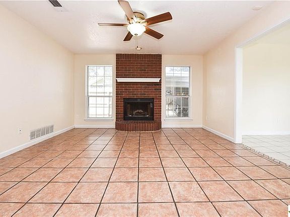 5th image of 1108 Creek St
