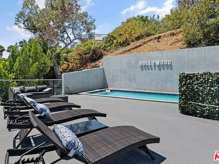6181 Temple Hill Dr — Photo 50