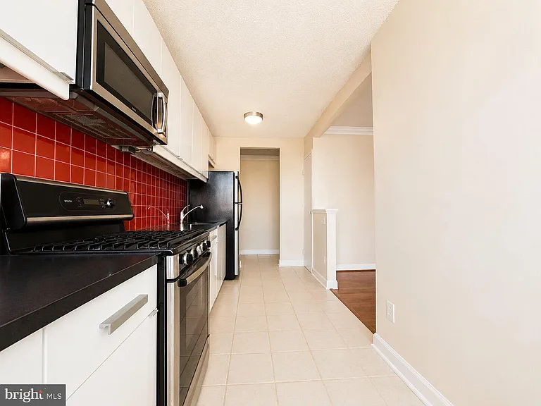 1301 S Arlington Ridge Rd #508 — Photo 5