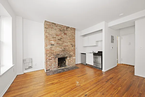 Sold by Douglas Elliman | media 10