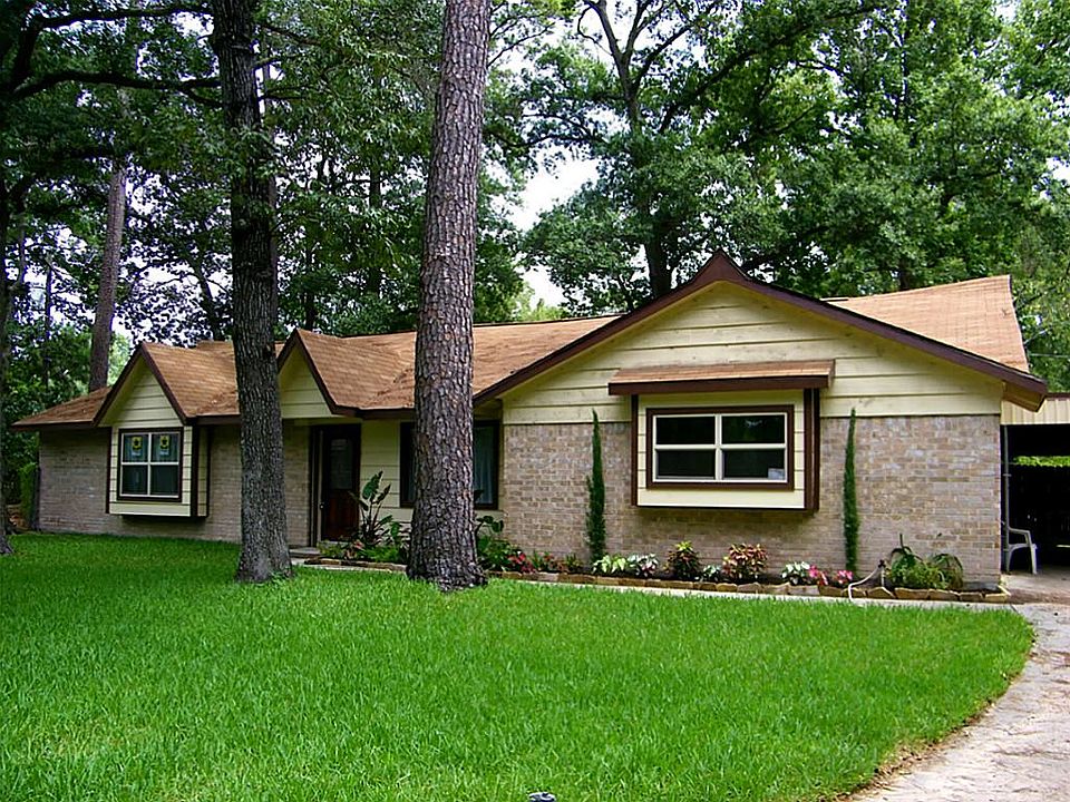 Tanglewood One-Story "Dream Home" located on a Huge 1/3 Acre Cul-de-Sac Lot with a Fenced Back Yard. Backs up to a Greenbelt! Yes, that's brand new San Augustine Grass from the farm!
