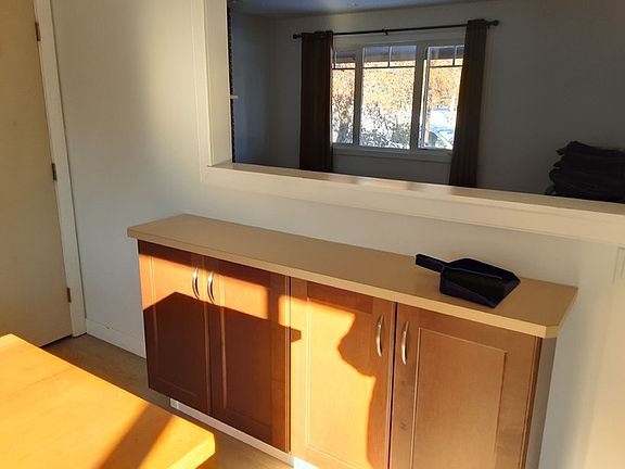 3rd image of 508 Malvern Grn NE