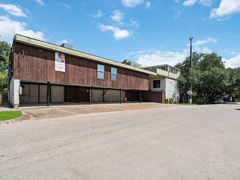 400 Westmoreland St — Photo 6