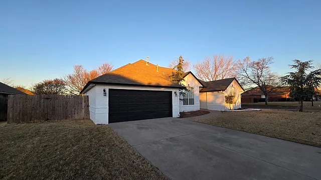 2900 Cimarron Dr — Photo 3
