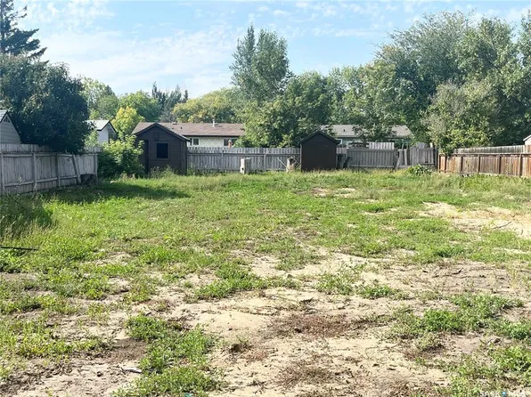 2121 95TH STREET, North Battleford, SK S9A 3G2