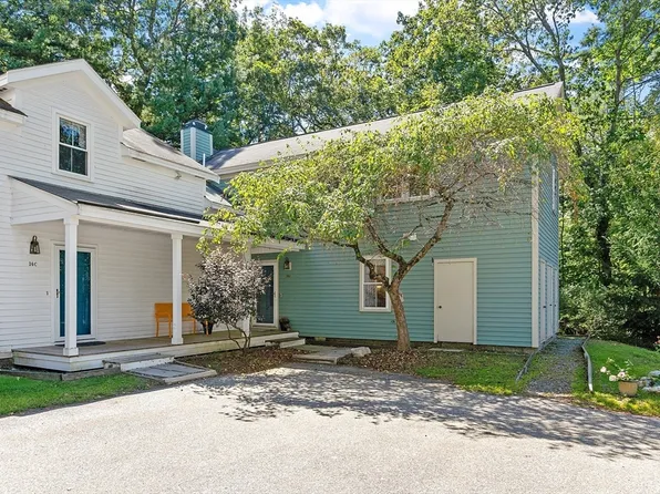 36 Indian Camp Ln #D, Lincoln, MA 01773