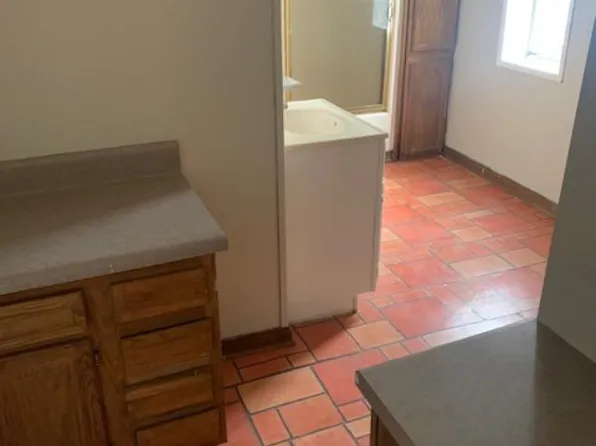 1608 N Central St APT 1, Knoxville, TN 37917