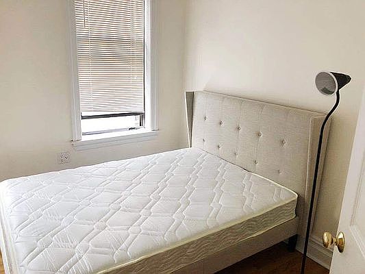 4th image of 67 W 107th St APT 15