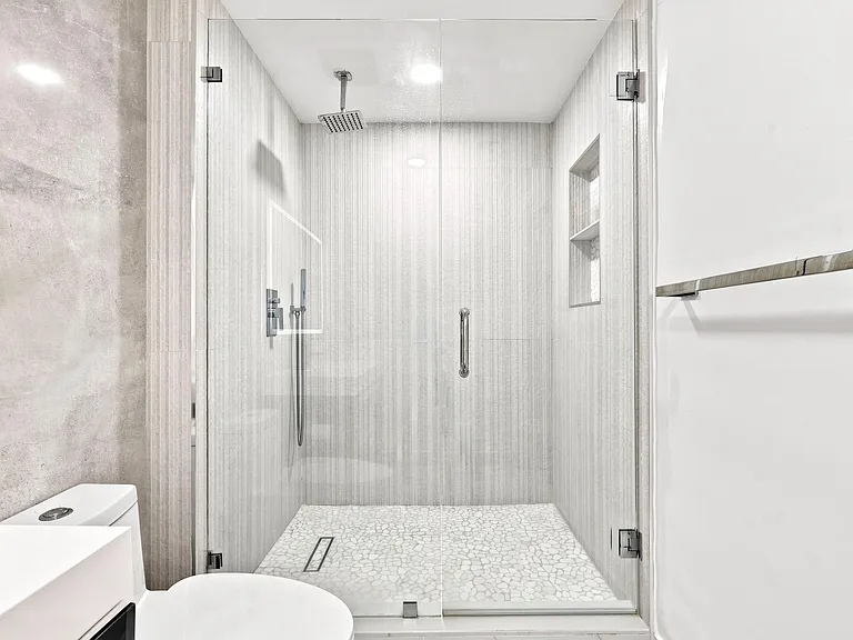511 SE 5th Ave #1208 — Photo 25