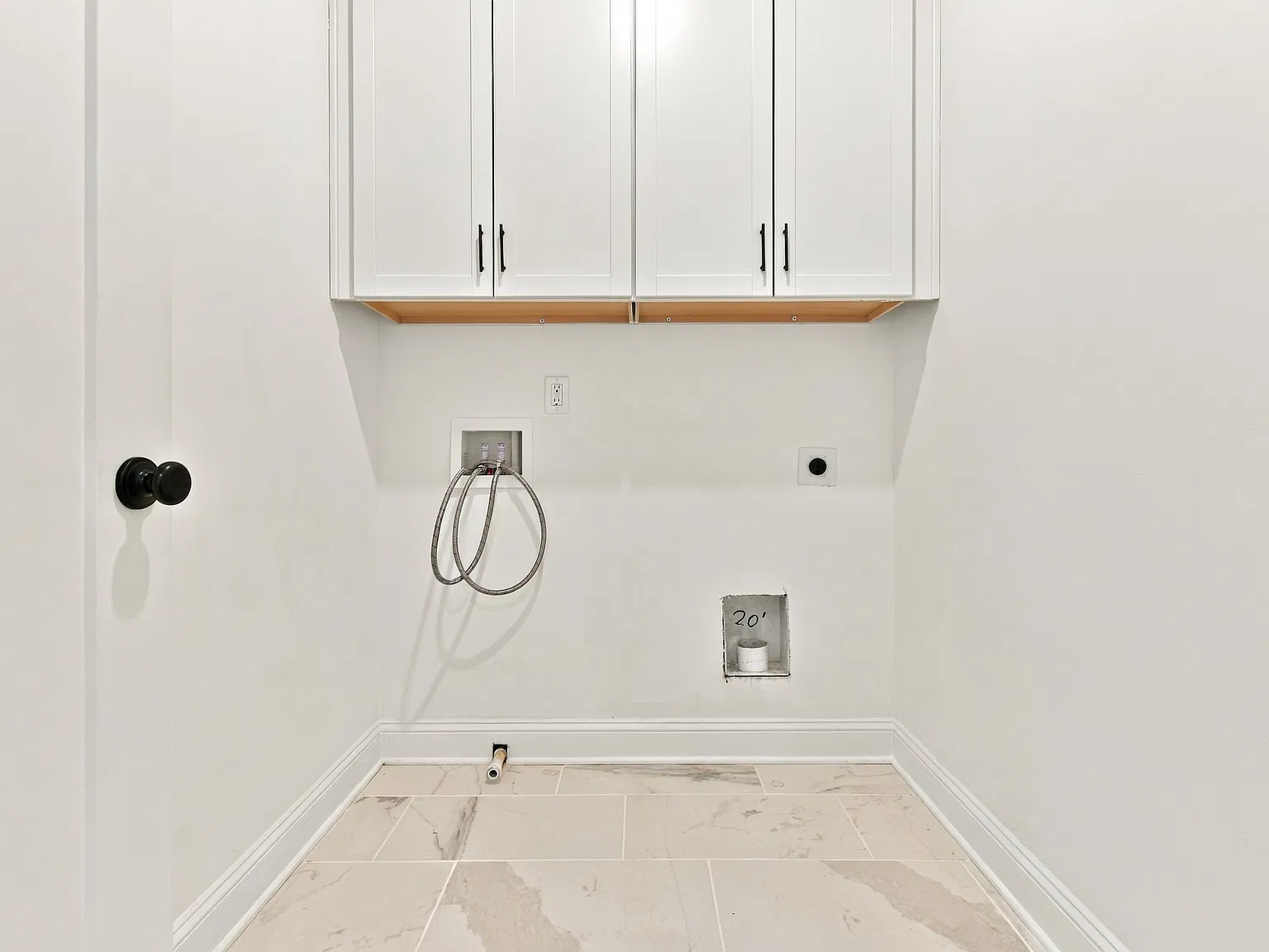 4 bed, 3.5 bath, 2200 sqft, $3,950 — Photo 3