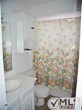 5th image of 930 Meadowdale Cir