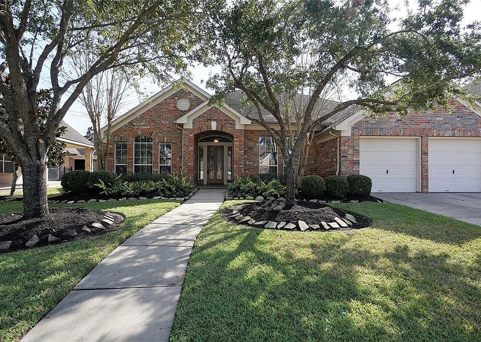 1st image of 2110 Upland Park Dr